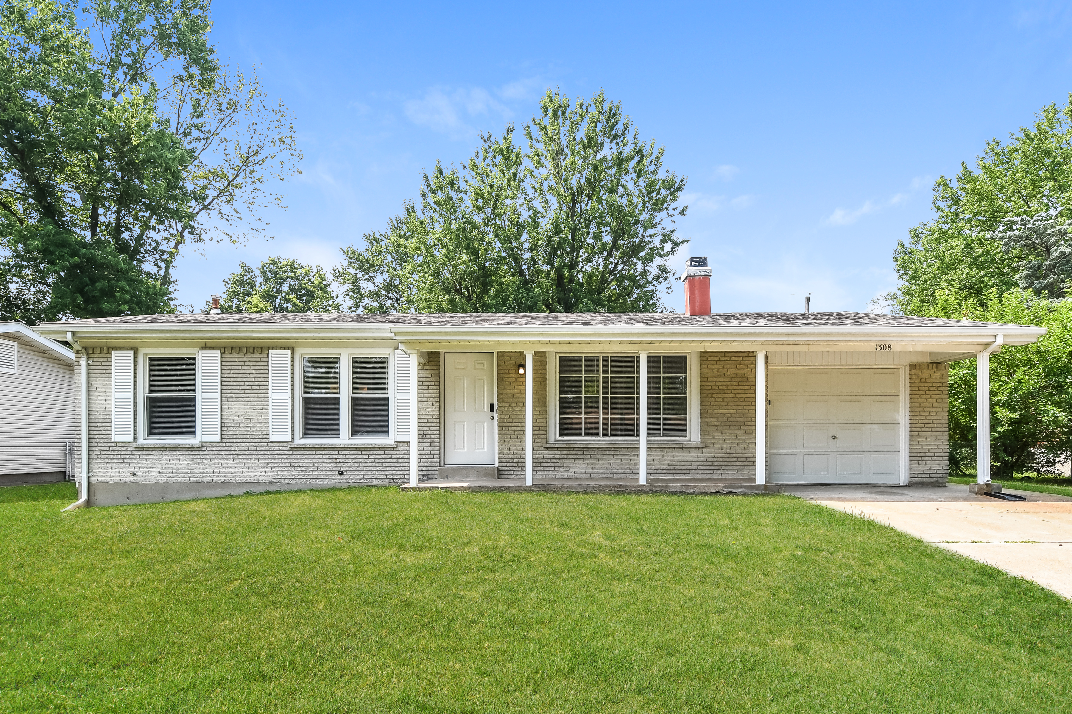 1308 Claudine Dr St. Louis, MO 63138